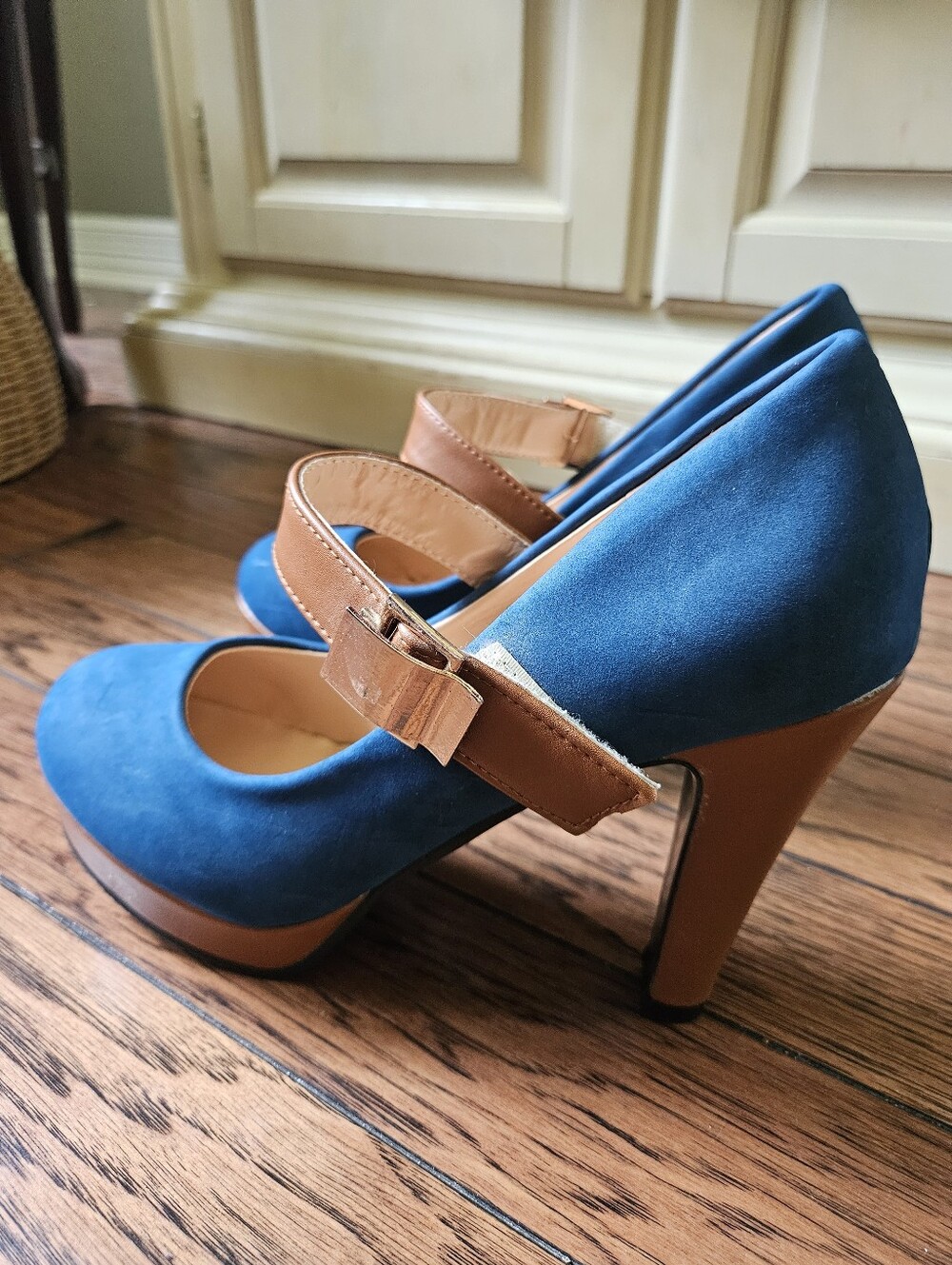 Classic Navy Mary Jane Platform Heels with Brown Strap - Picture 6 of 11